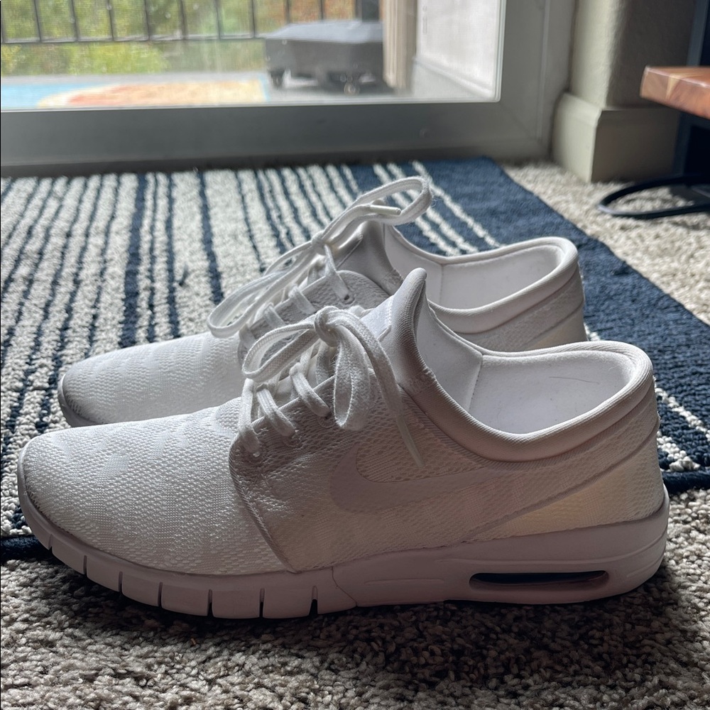 Nike SB Air White Athletic Shoes